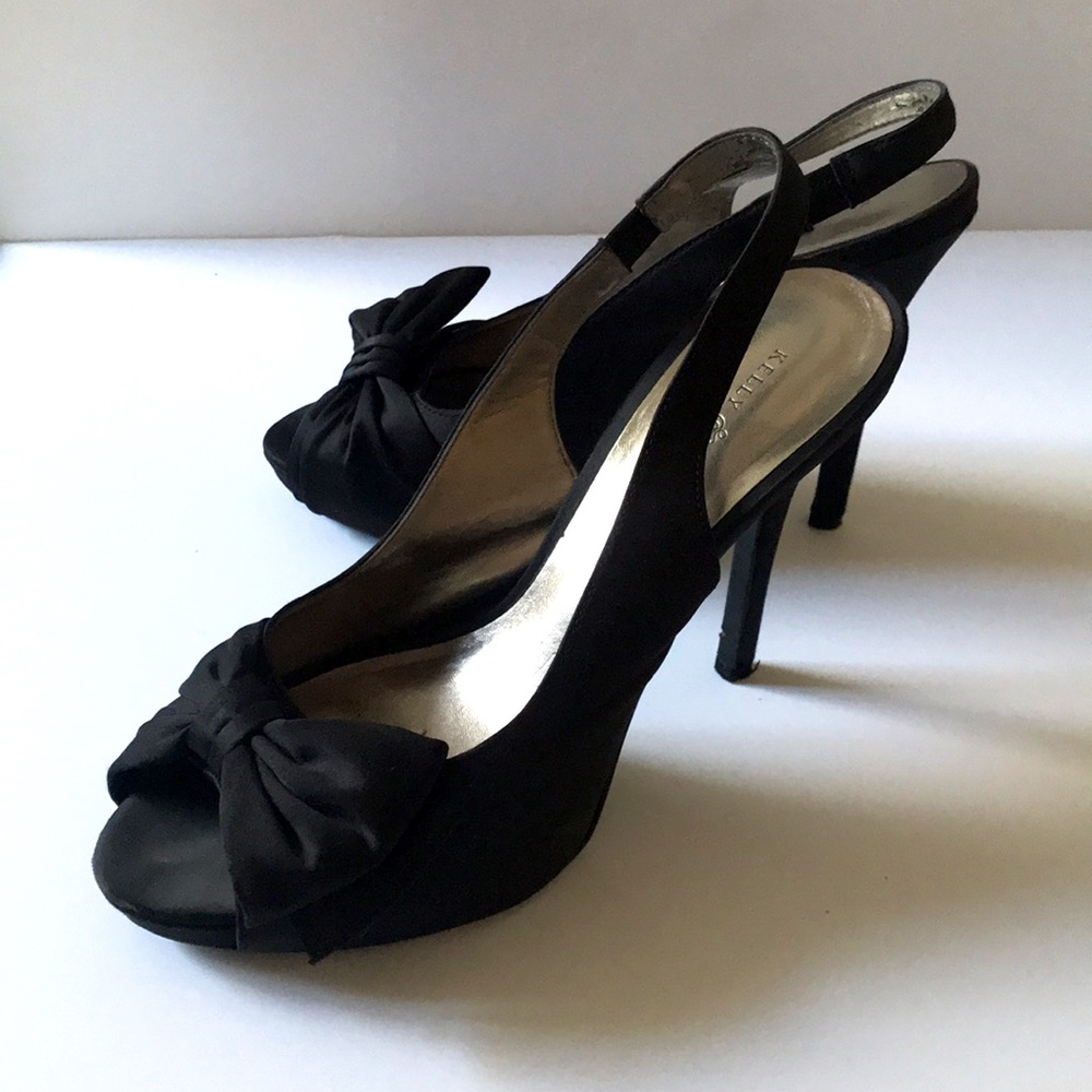 Kelly & Katie Black Satin Bow with Leather Sole Heels Size 7